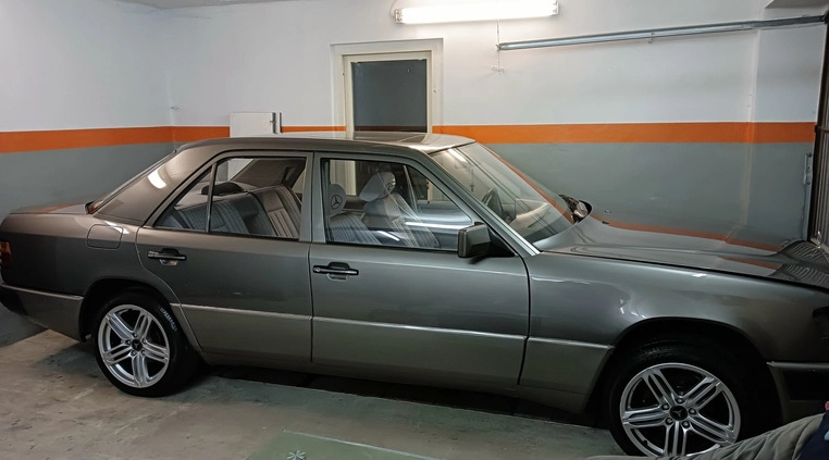 Mercedes-Benz W124 (1984-1993) cena 19500 przebieg: 281000, rok produkcji 1990 z Suchowola małe 92